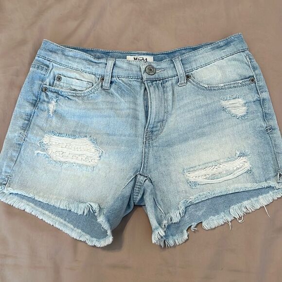 MUDD size 7 distressed denim shorts fab with cowboy boots or flip flops EUC - Picture 2 of 14